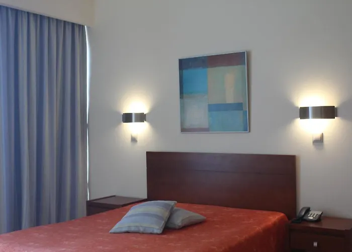 Dom Afonso - מלון Monção